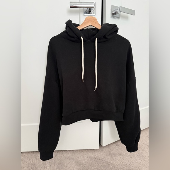GAP Tops - GAP Black Cropped Hoodie